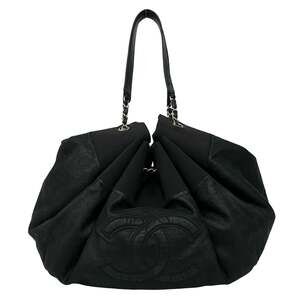 CHANEL Black Leather Shoulder Bag